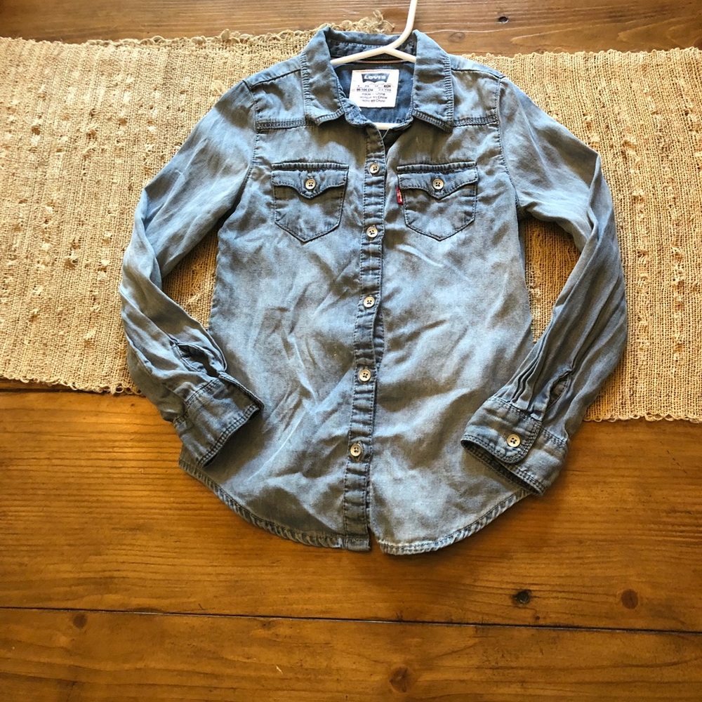 Girls Levi’s button down shirt.